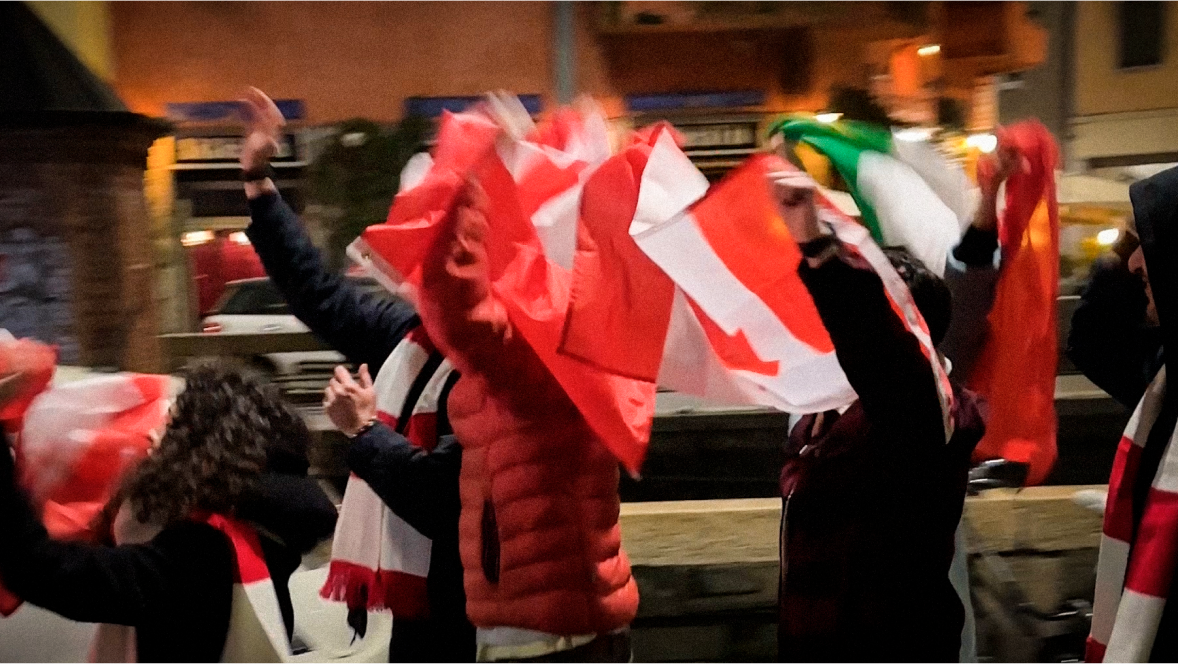 Fonzies Forza Canada Fans with flags